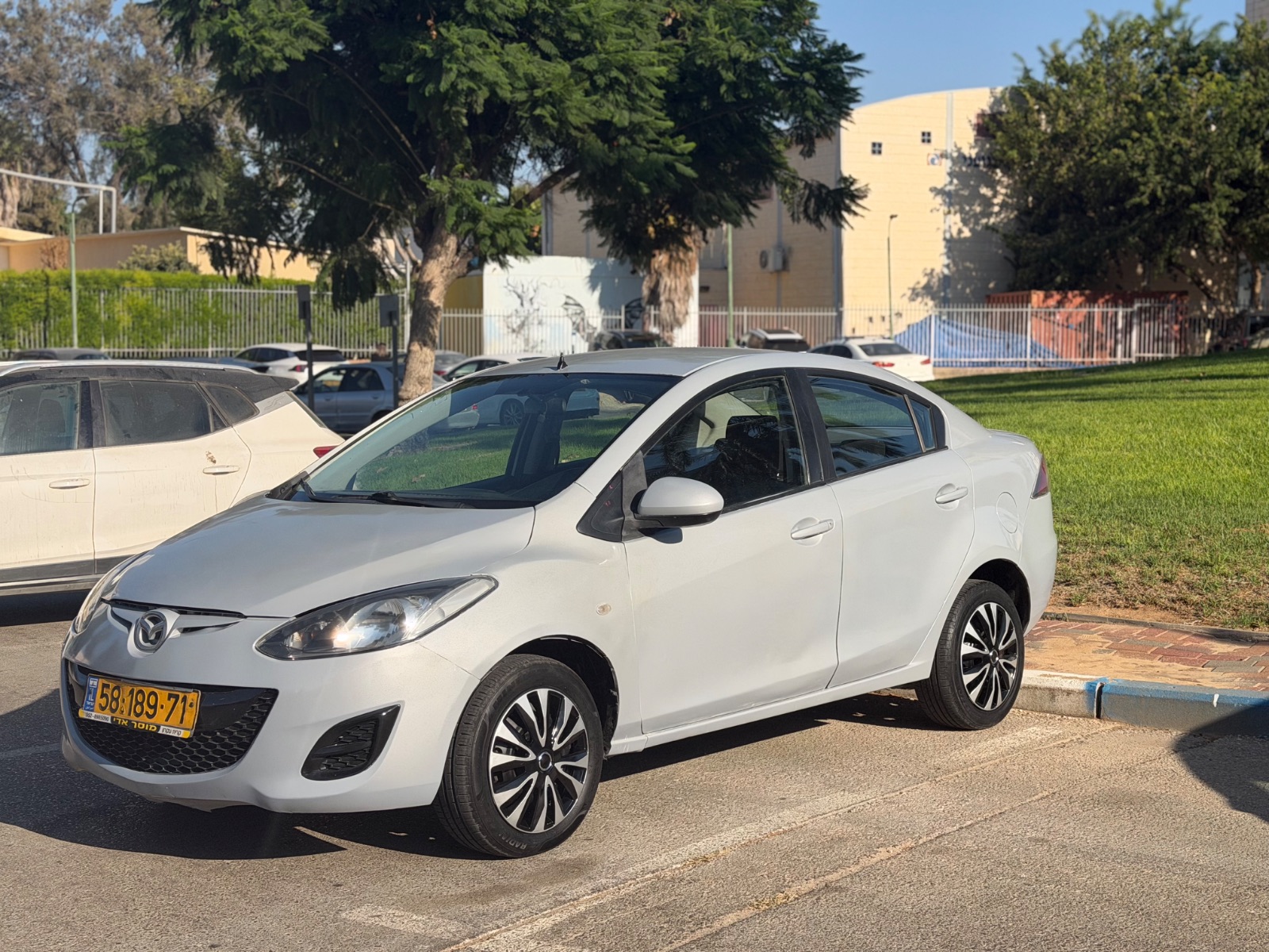 מזדה תאילנד — MAZDA 2 — 2011 — R motors